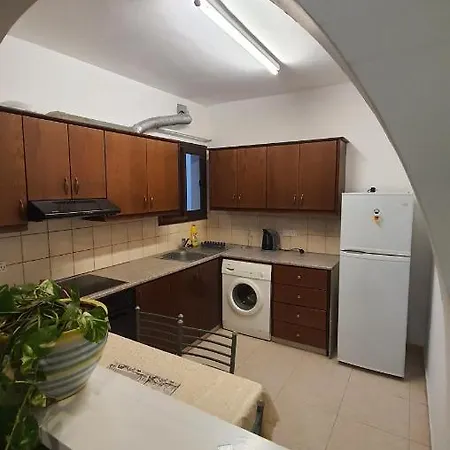 Nice Holiday Apartment Апартаменты Пафос