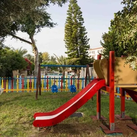 Nice Holiday Apartment * Пафос