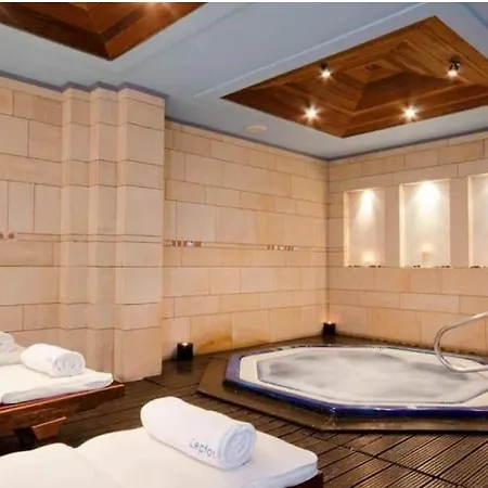 Nice Holiday Apartment * Пафос